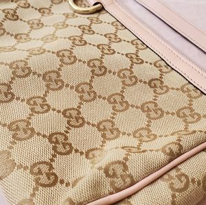 Authentic Gucci Pochette